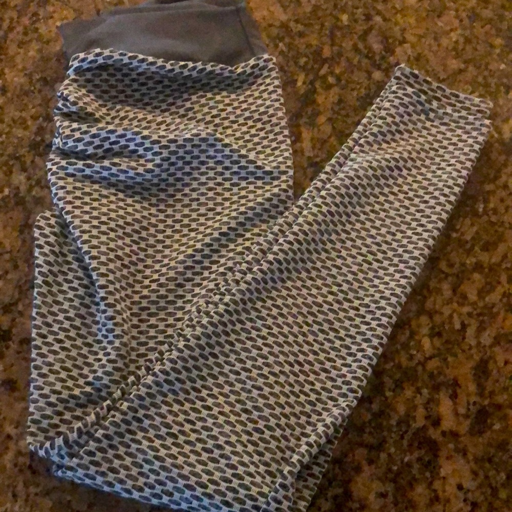 Butt lifting leggings viral on tik tok!